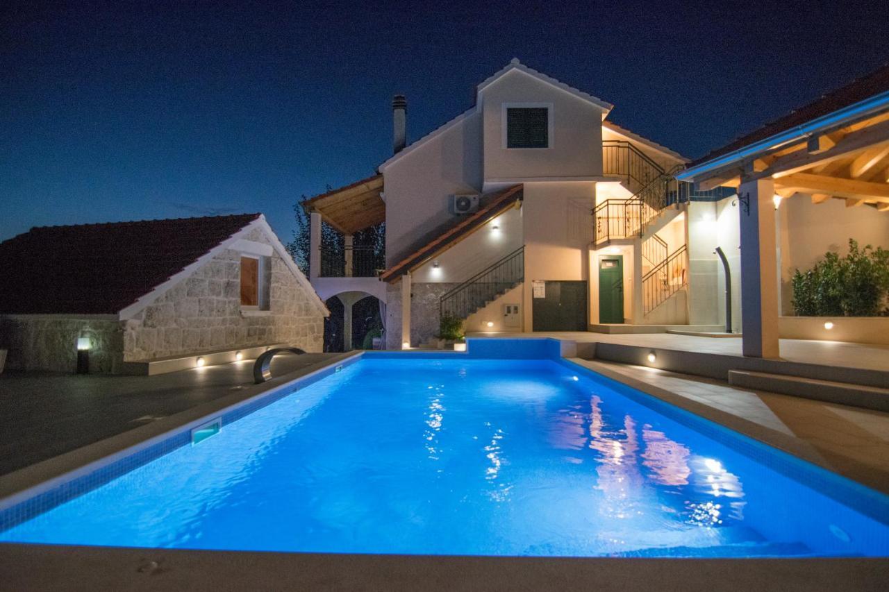 Villa Milena With Heated Pool And Jacuzzi Kostanje Exterior foto