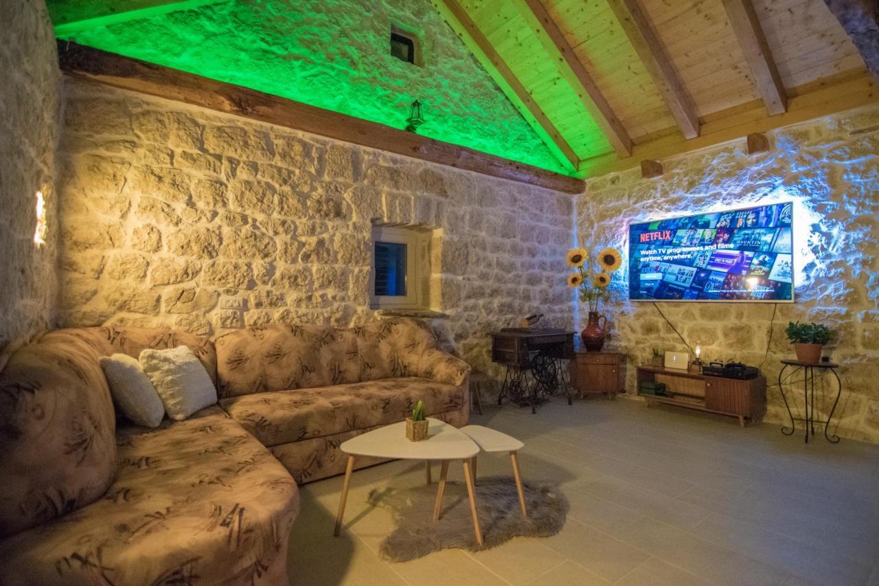 Villa Milena With Heated Pool And Jacuzzi Kostanje Exterior foto