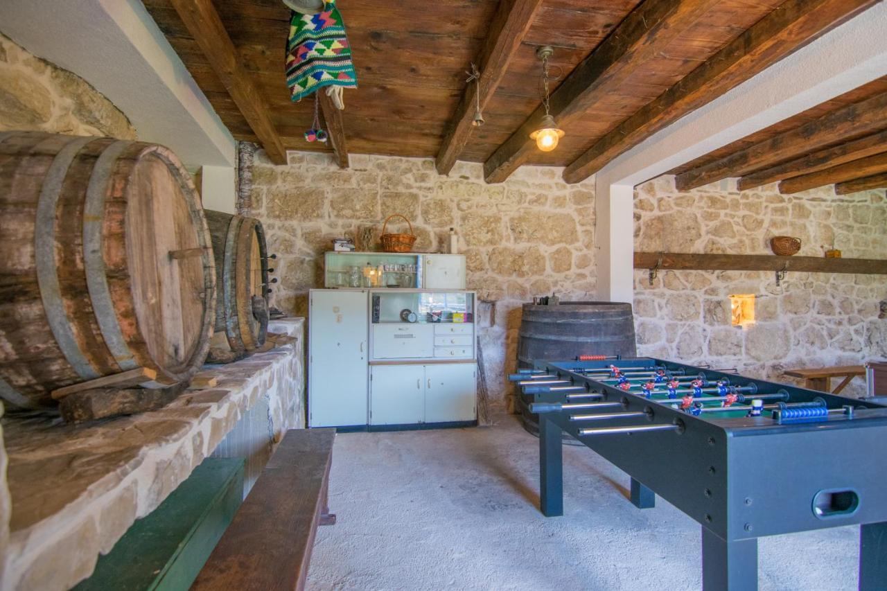 Villa Milena With Heated Pool And Jacuzzi Kostanje Exterior foto