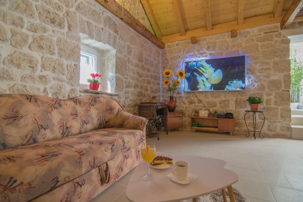 Villa Milena With Heated Pool And Jacuzzi Kostanje Exterior foto