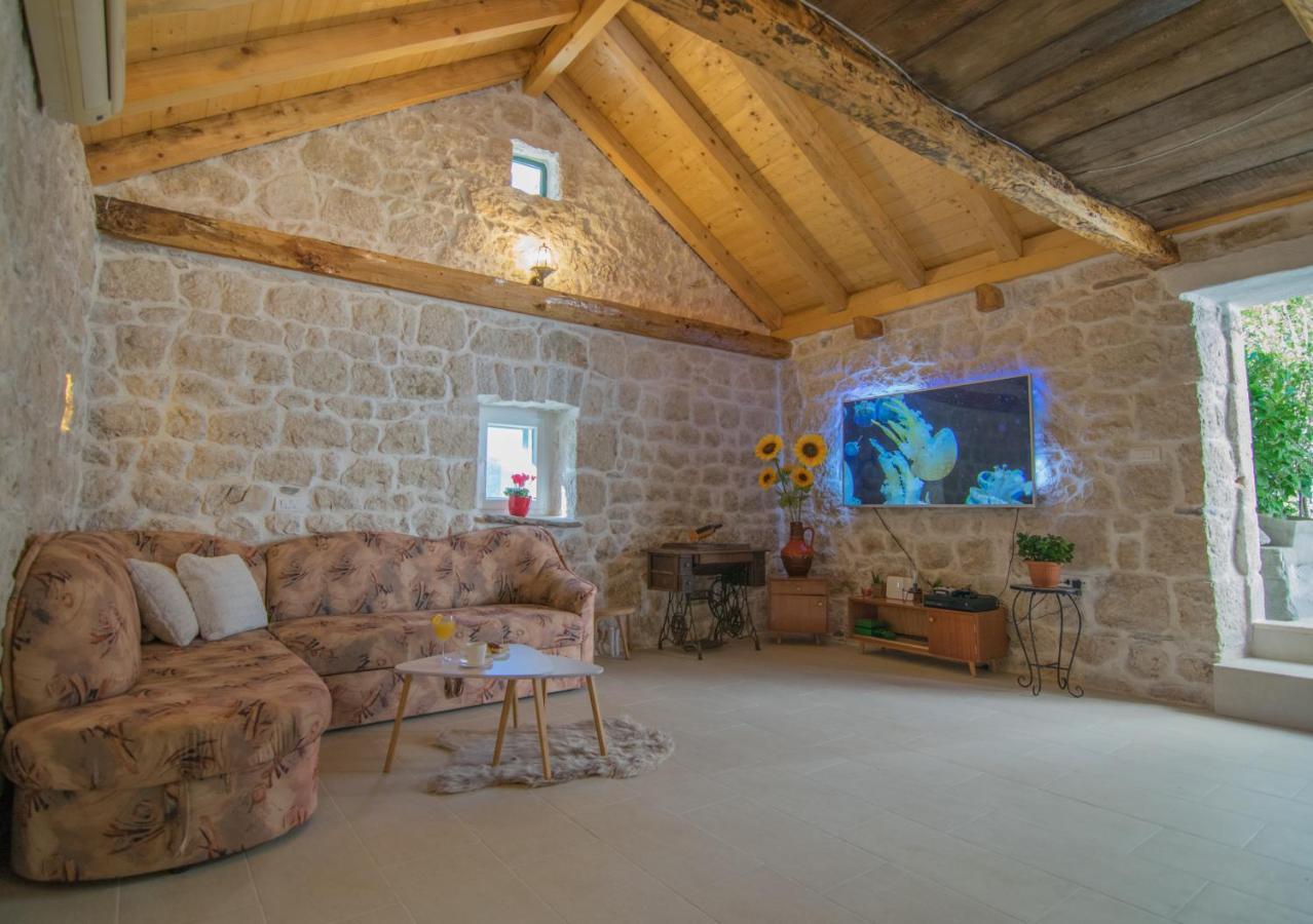 Villa Milena With Heated Pool And Jacuzzi Kostanje Exterior foto
