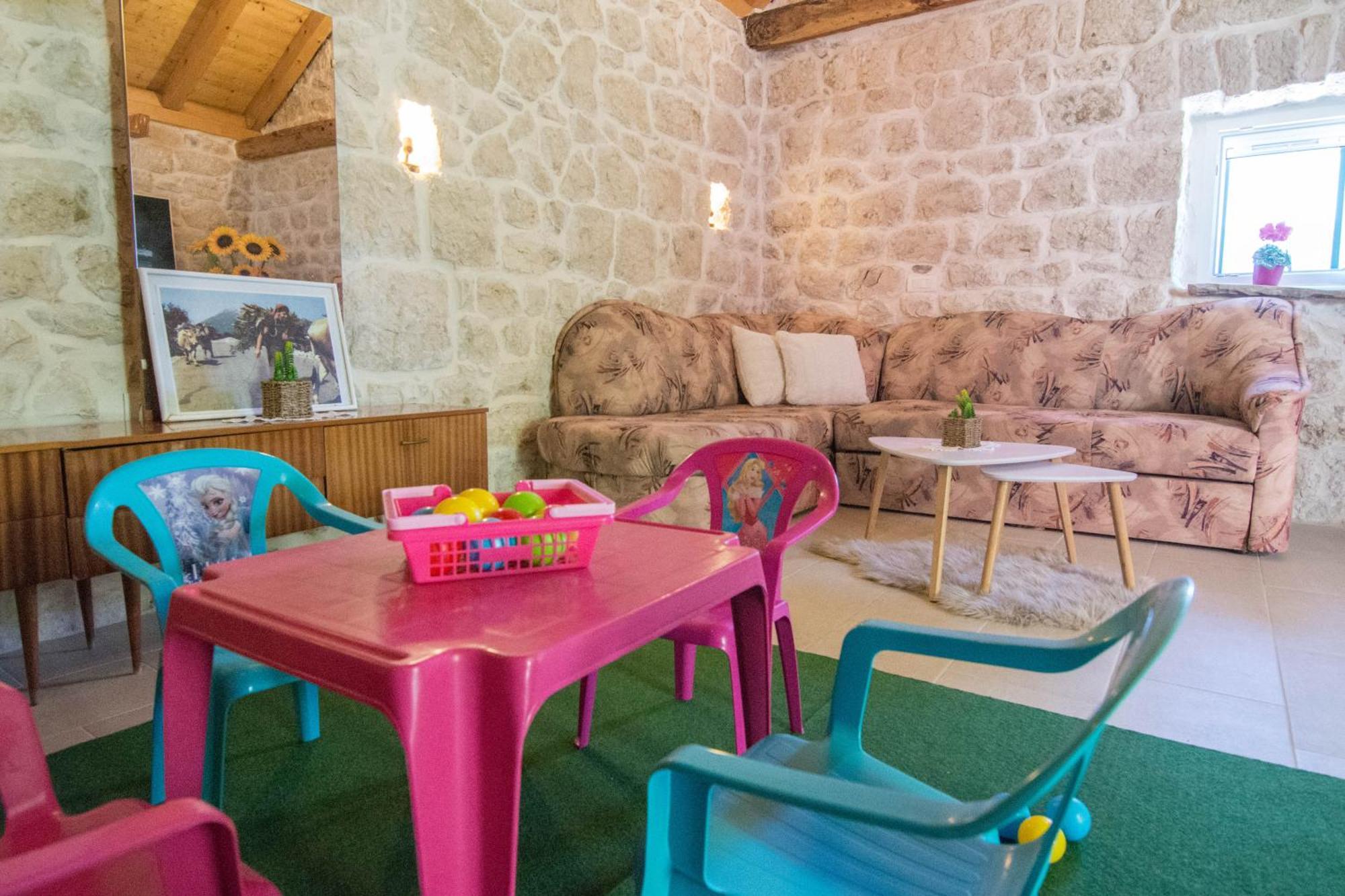 Villa Milena With Heated Pool And Jacuzzi Kostanje Exterior foto